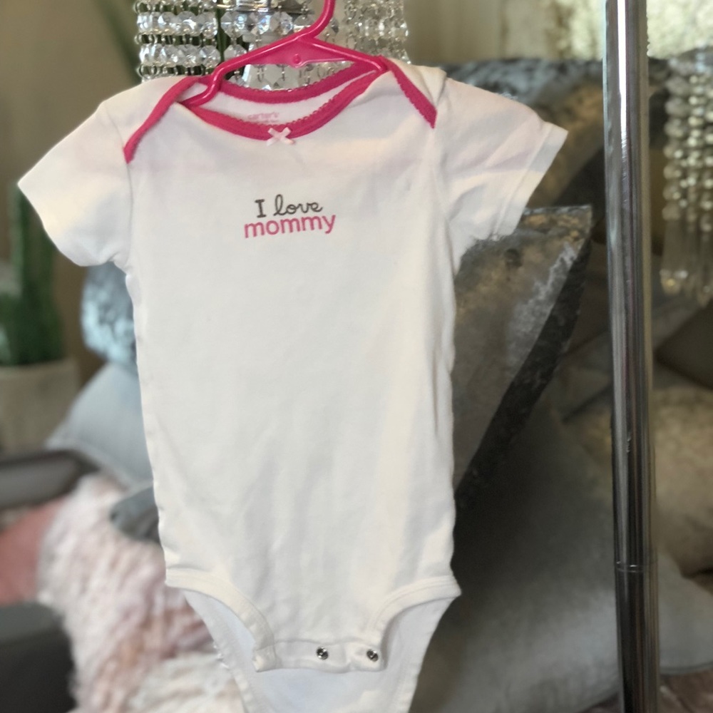 CARTER’S “I love Mommy” Onesie